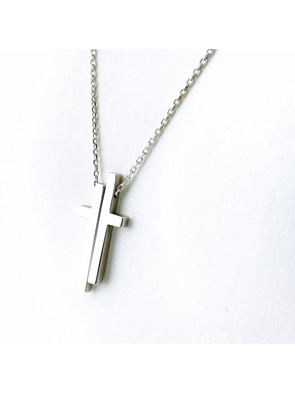Gucci Separate Cross Diamond Pendant Melee Necklace